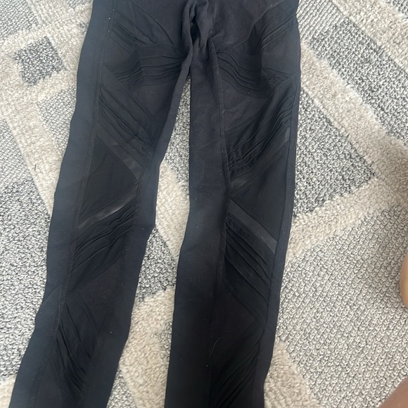 Alo leggings - Picture 2 of 3